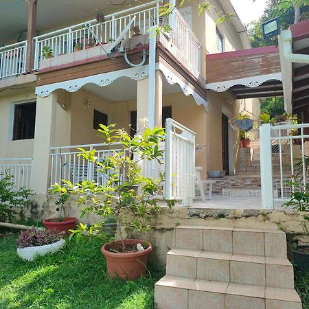 Bromelias Apartment Le Robert Exterior photo