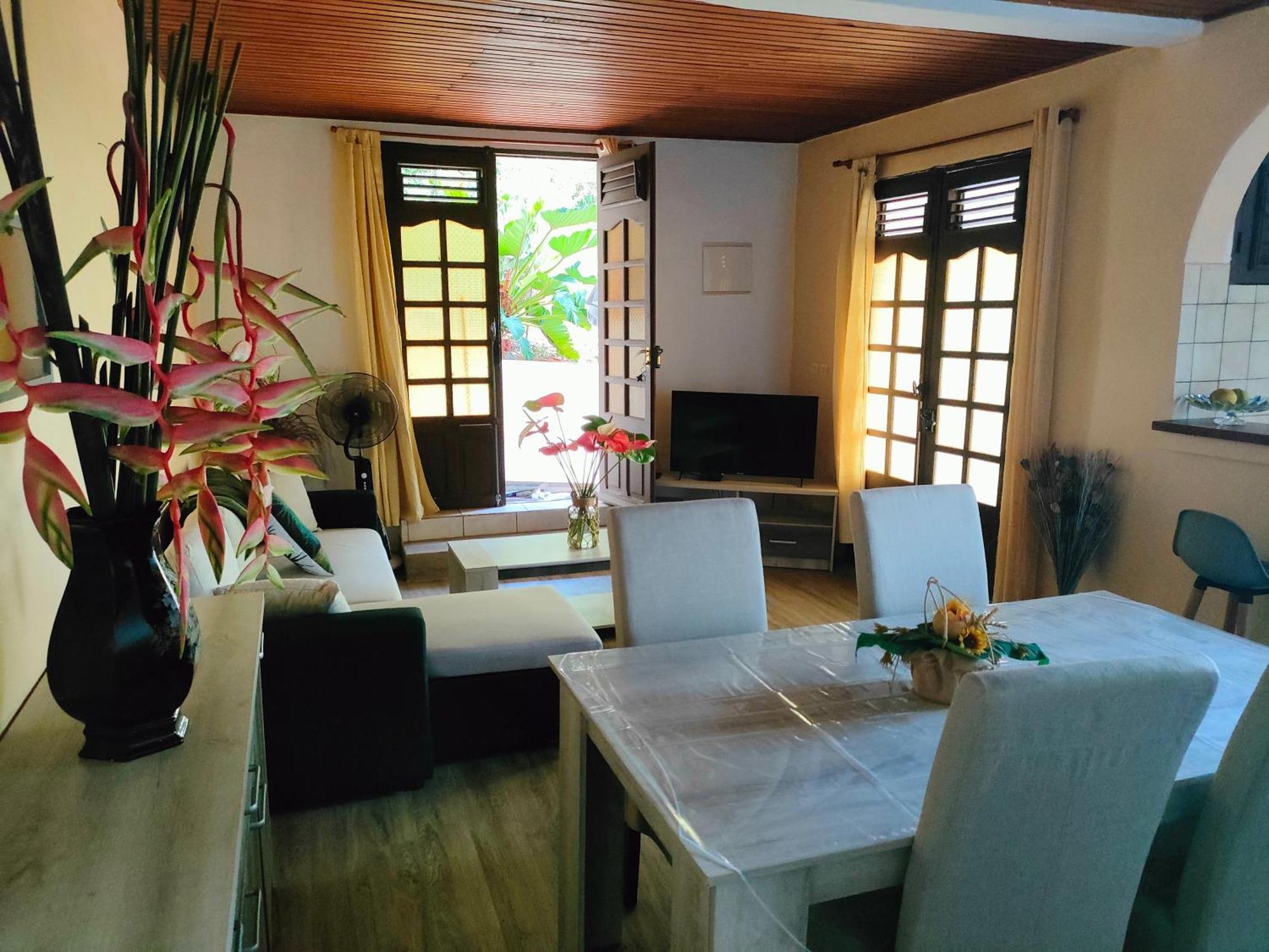 Bromelias Apartment Le Robert Exterior photo